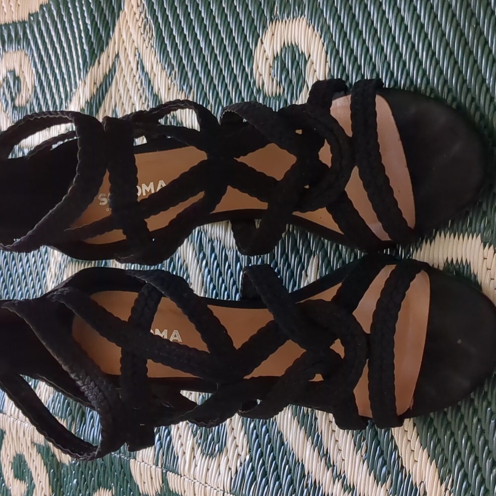 Black wedge sandals.